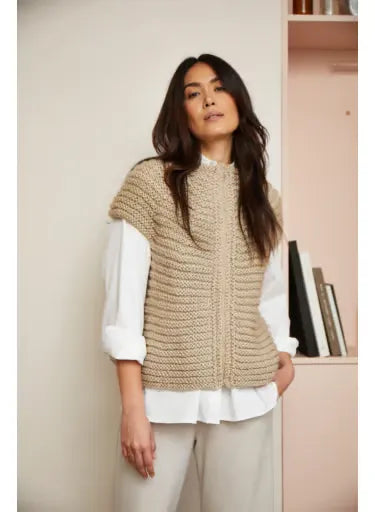 Aline sleeveless zip-up jacket