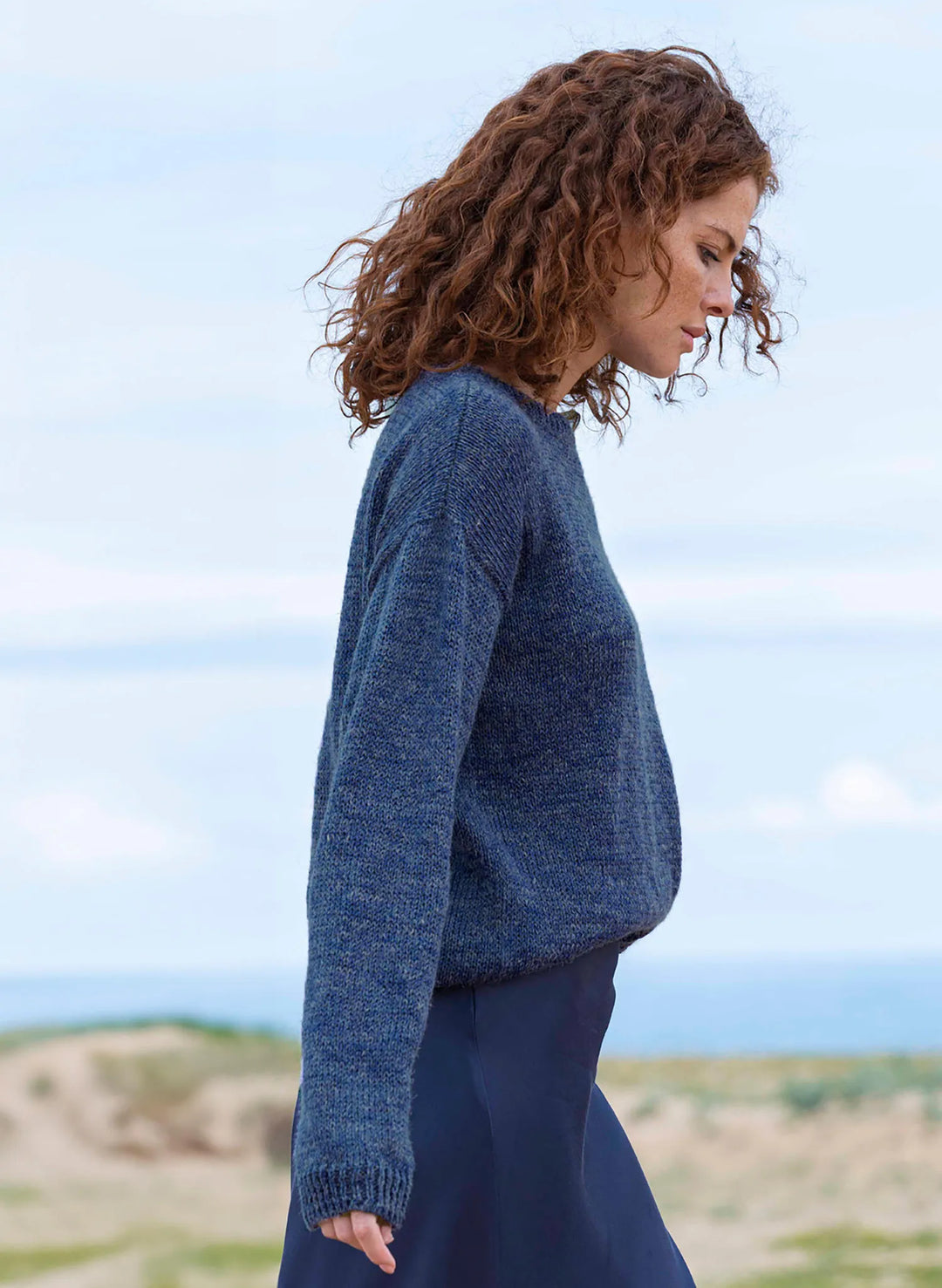 Camellia round neck jersey sweater with straight sleeves