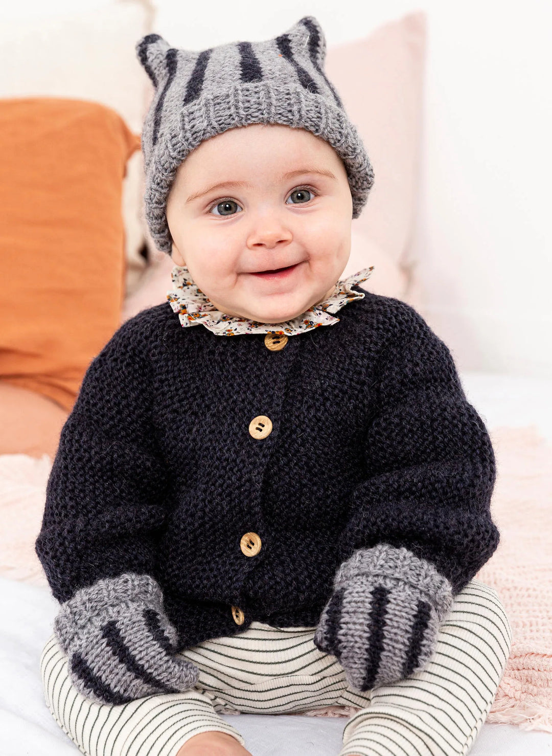 Raphael striped mittens and hat set