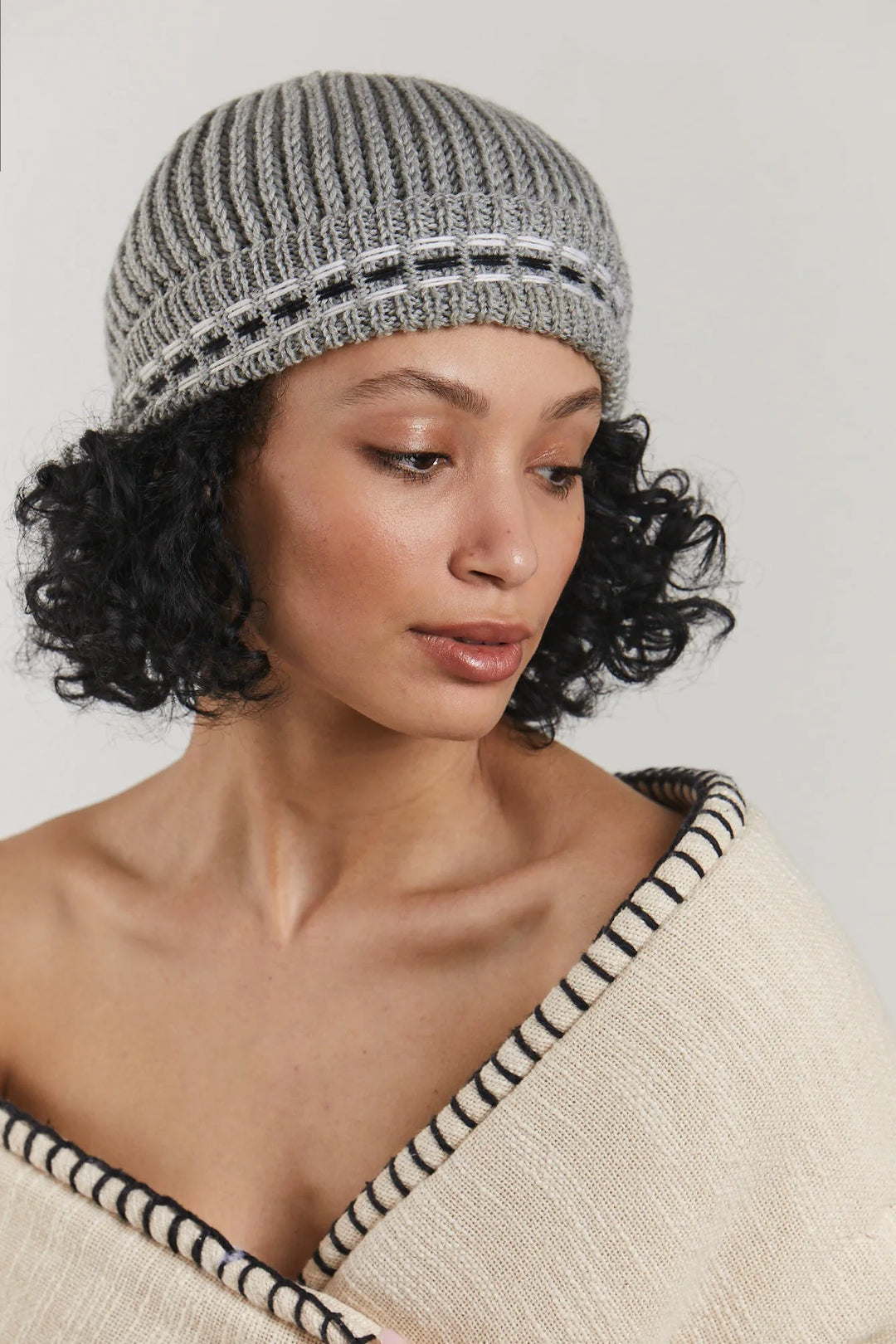 Remi English ribbed hat