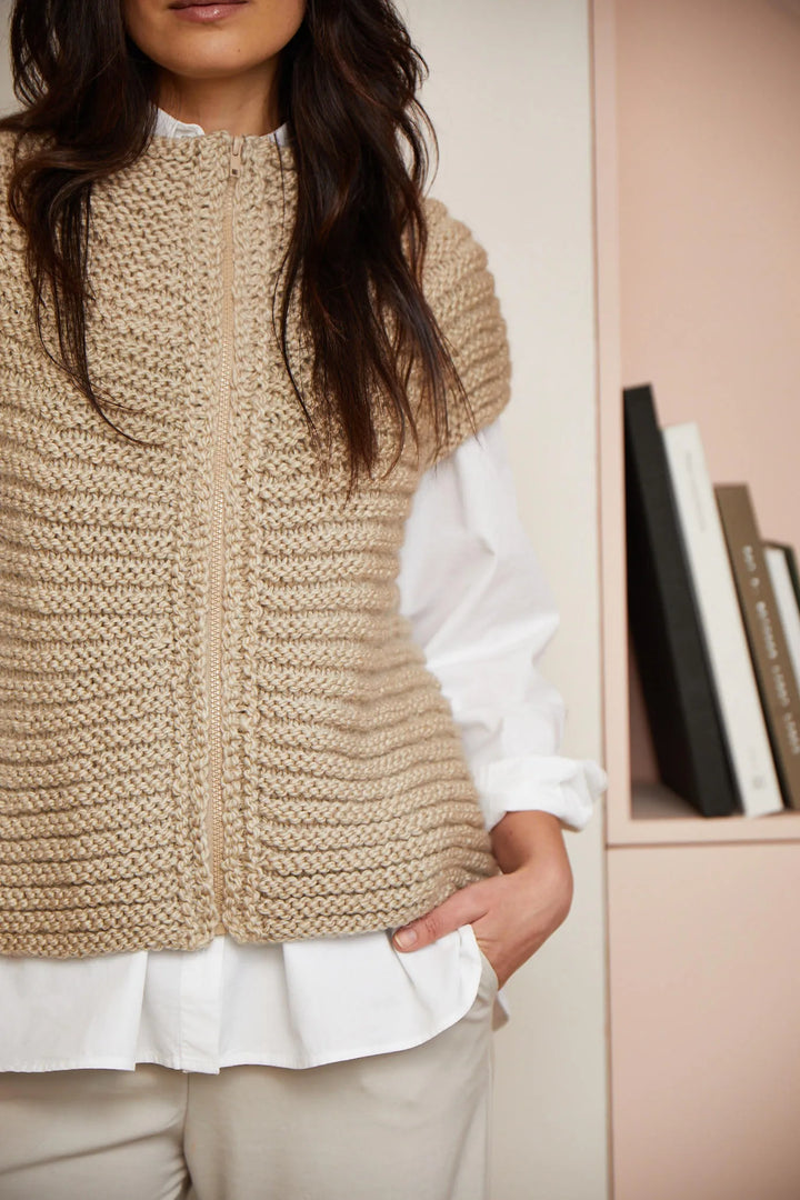 Bergère de France Canada - Aline sleeveless zip - up jacket