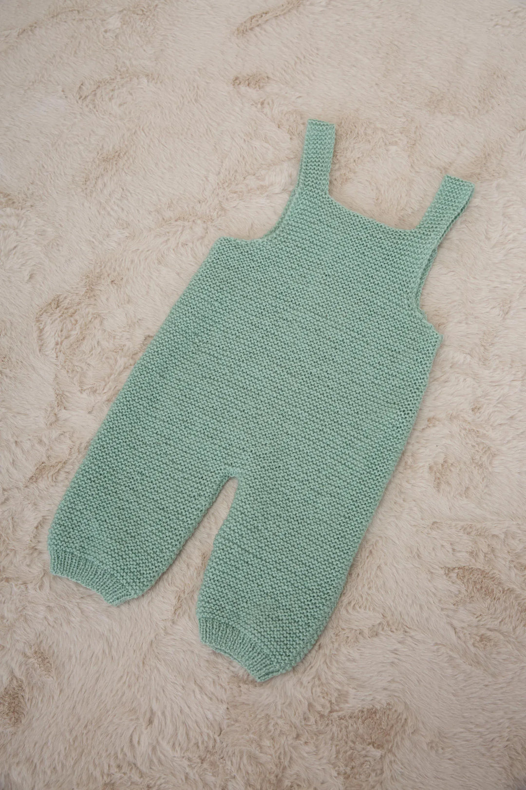 Bergère de France Canada - Basile garter stitch overalls
