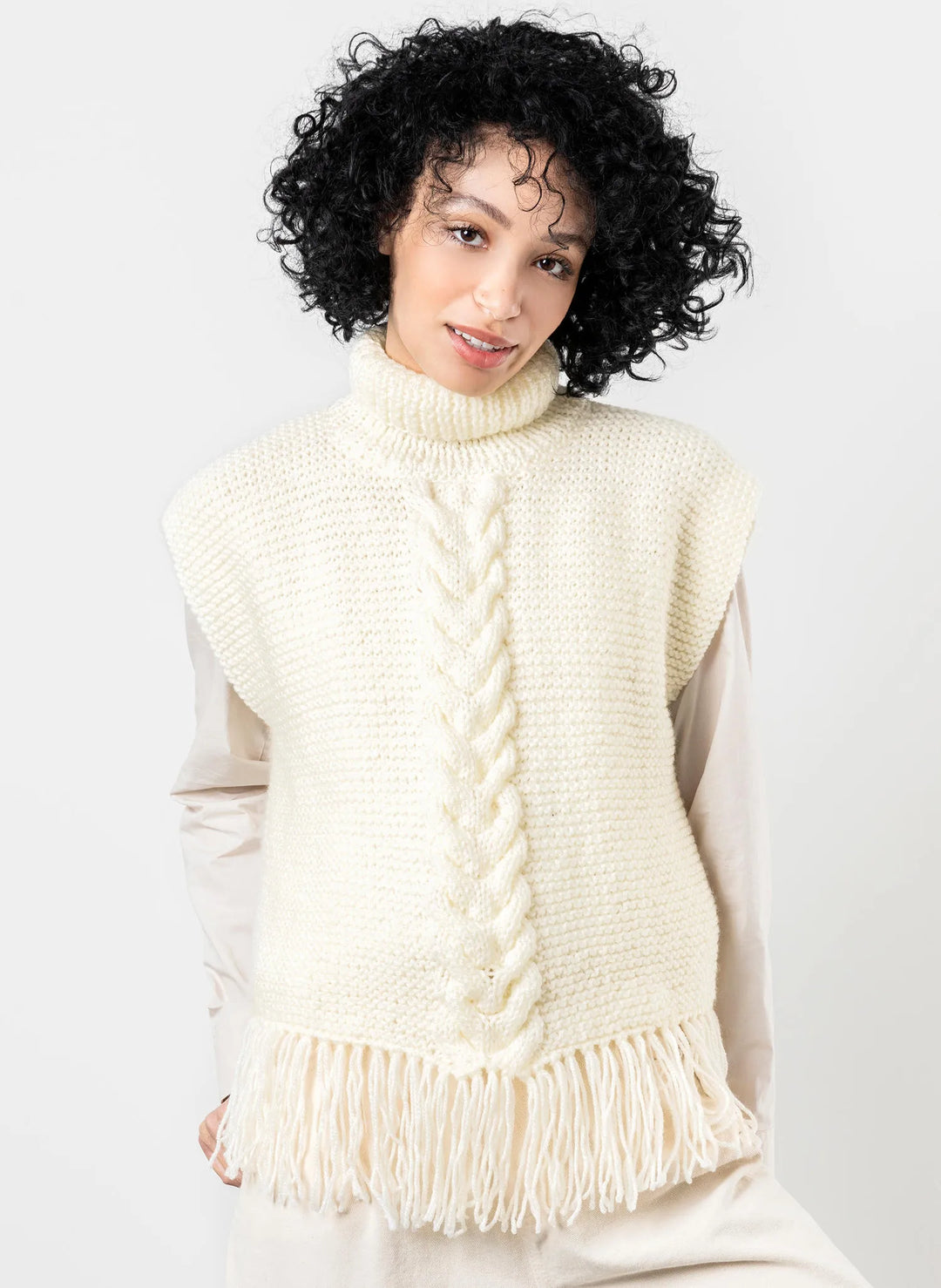 Bergère de France Canada - Bianca cable and fringe poncho sweater