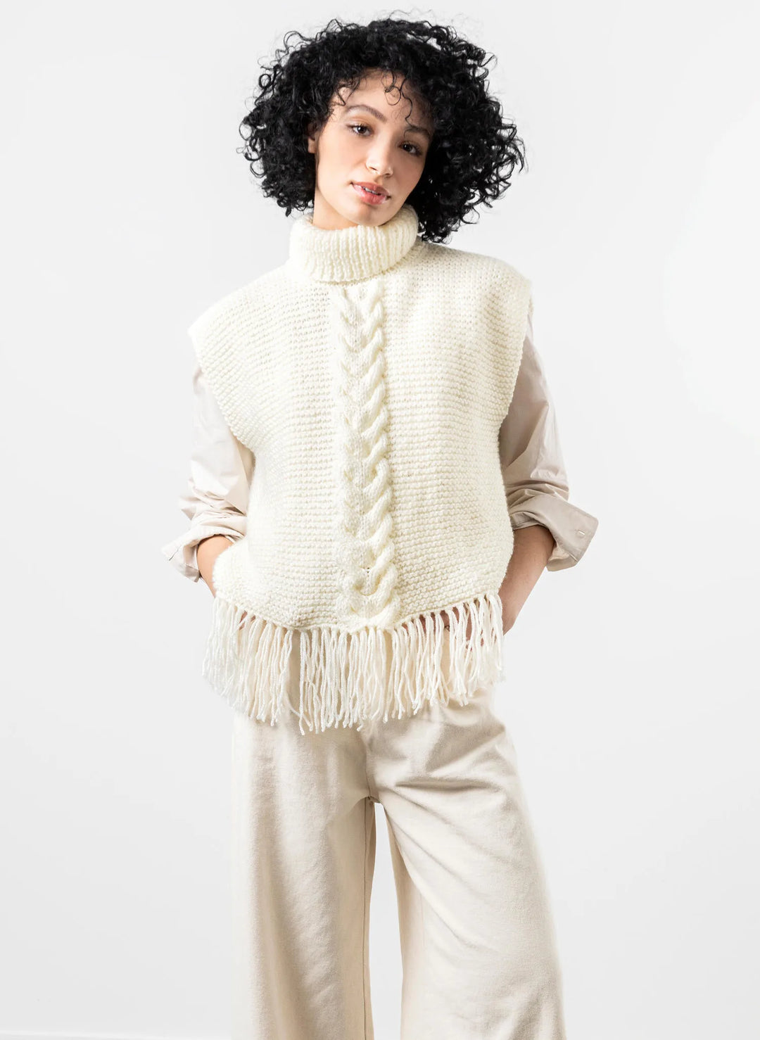 Bergère de France Canada - Bianca cable and fringe poncho sweater