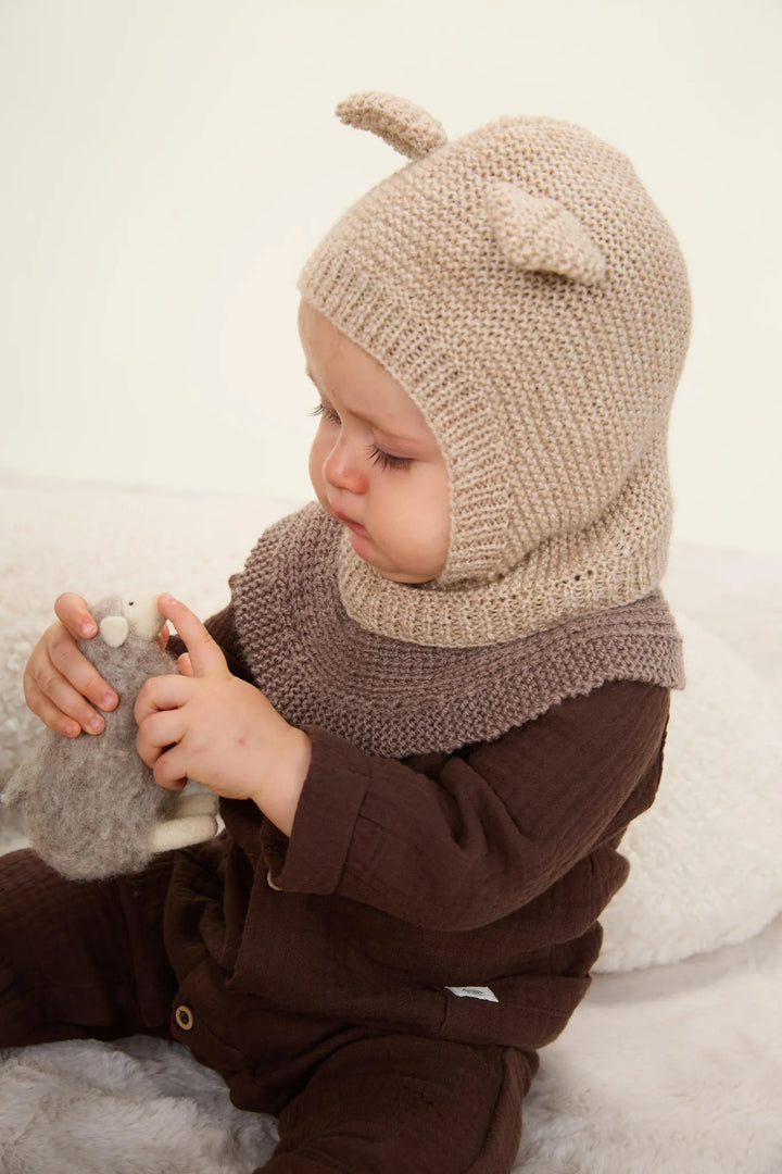 Bergère de France Canada - Billy hood with ears and shoulder warmer