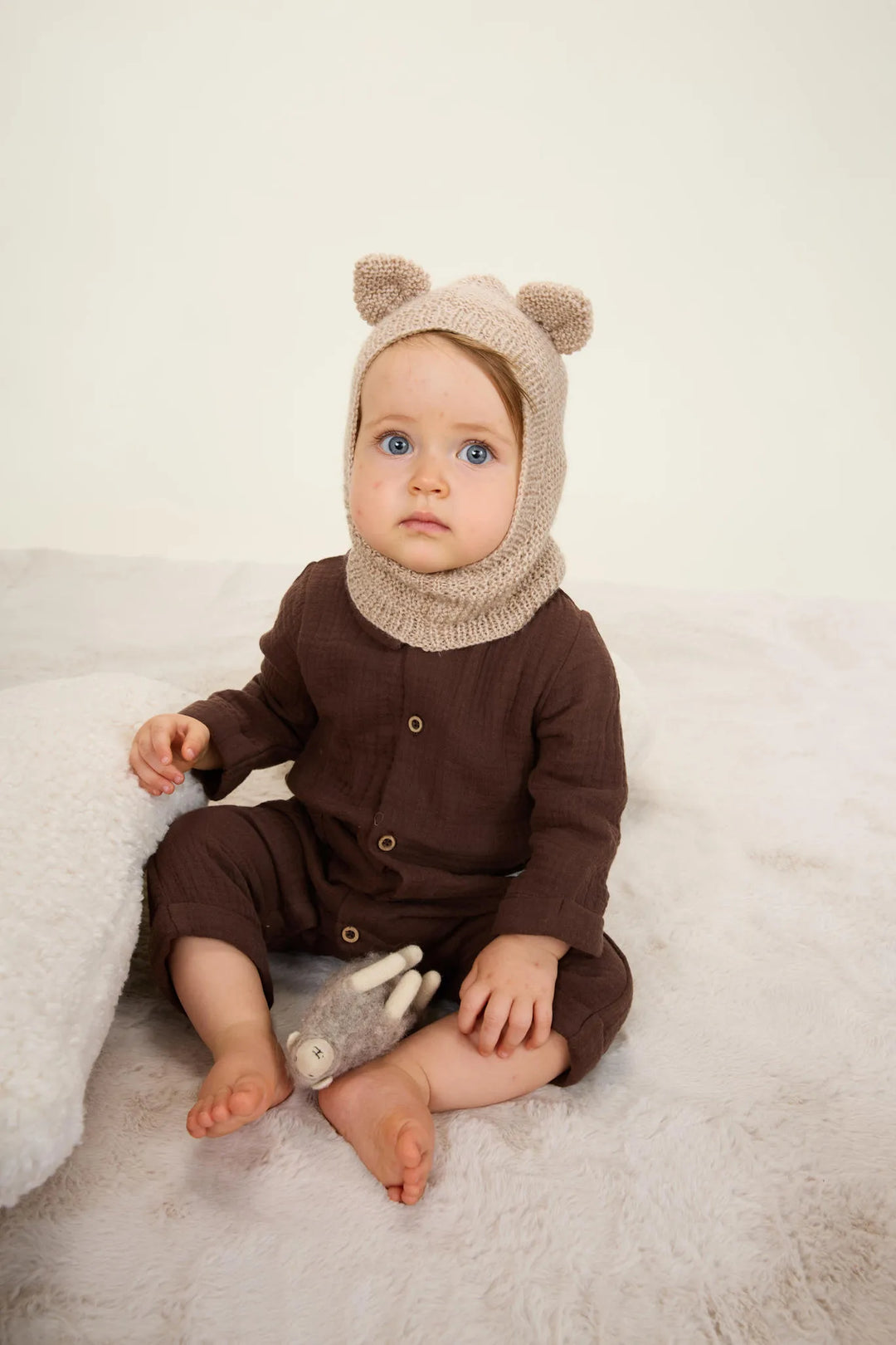 Bergère de France Canada - Billy hood with ears and shoulder warmer