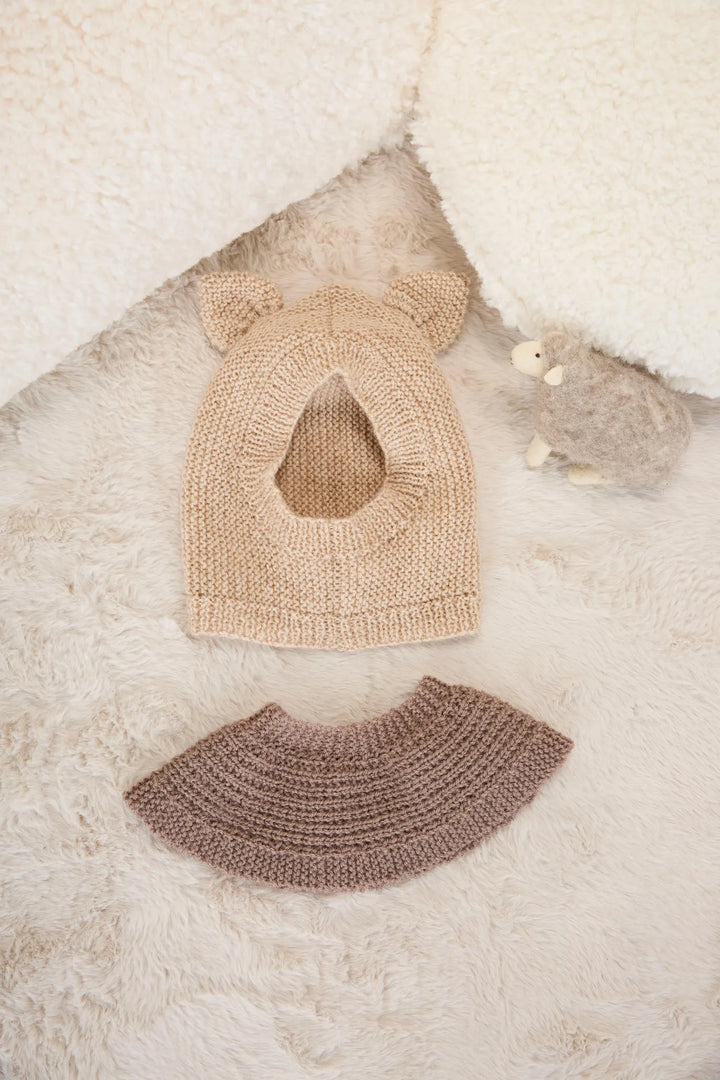 Bergère de France Canada - Billy hood with ears and shoulder warmer