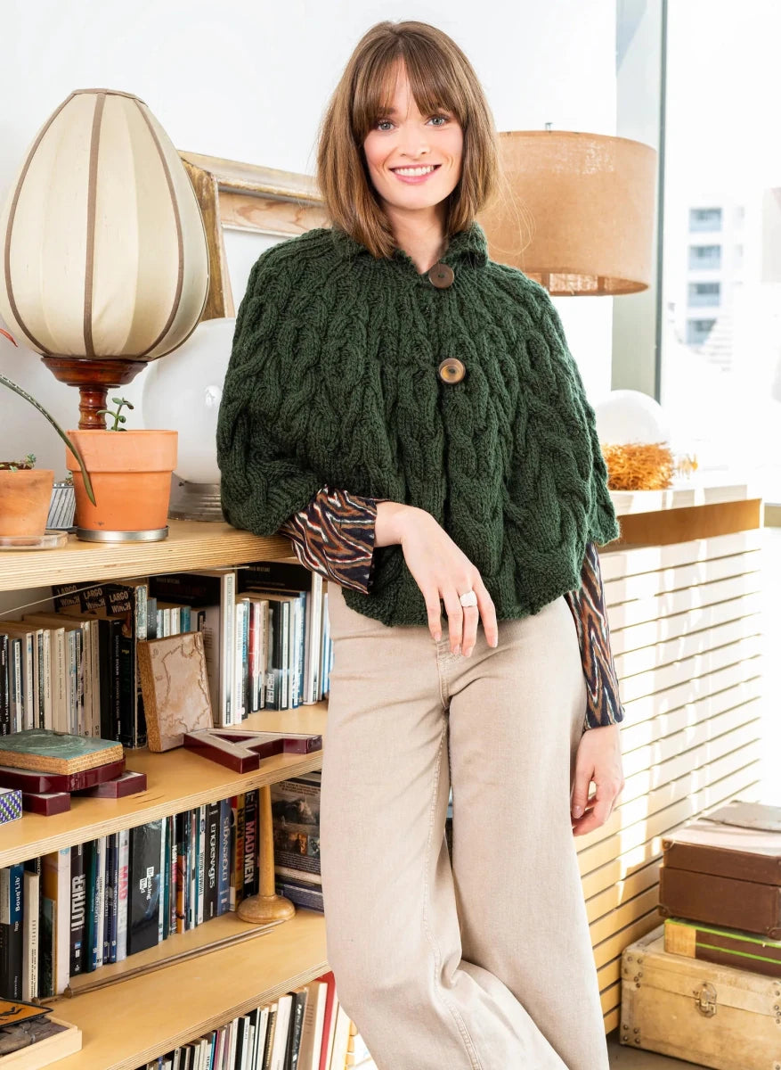 Bergère de France Canada - Small cabled cape