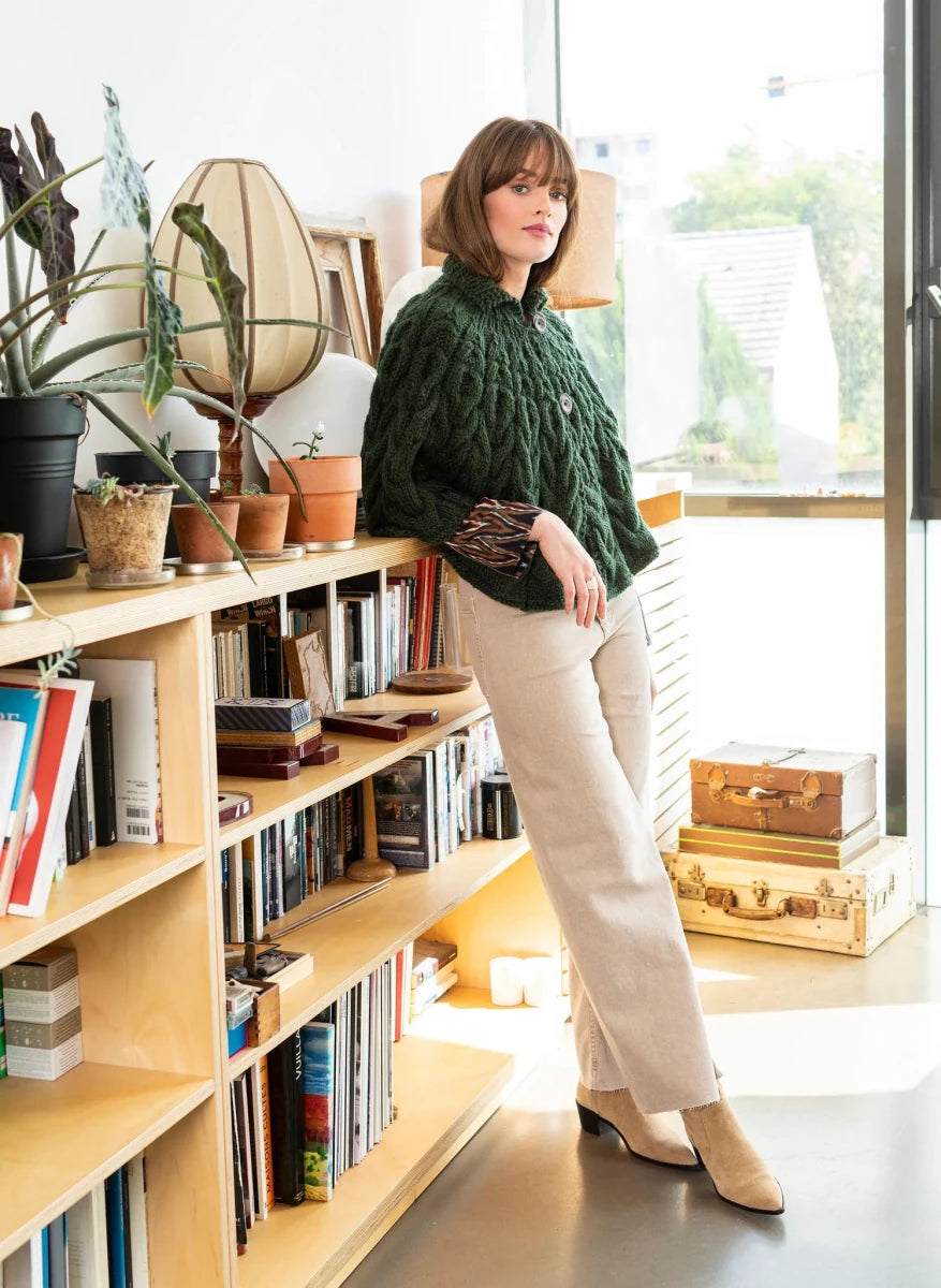 Bergère de France Canada - Small cabled cape