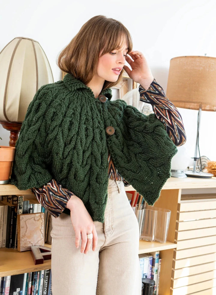 Bergère de France Canada - Small cabled cape