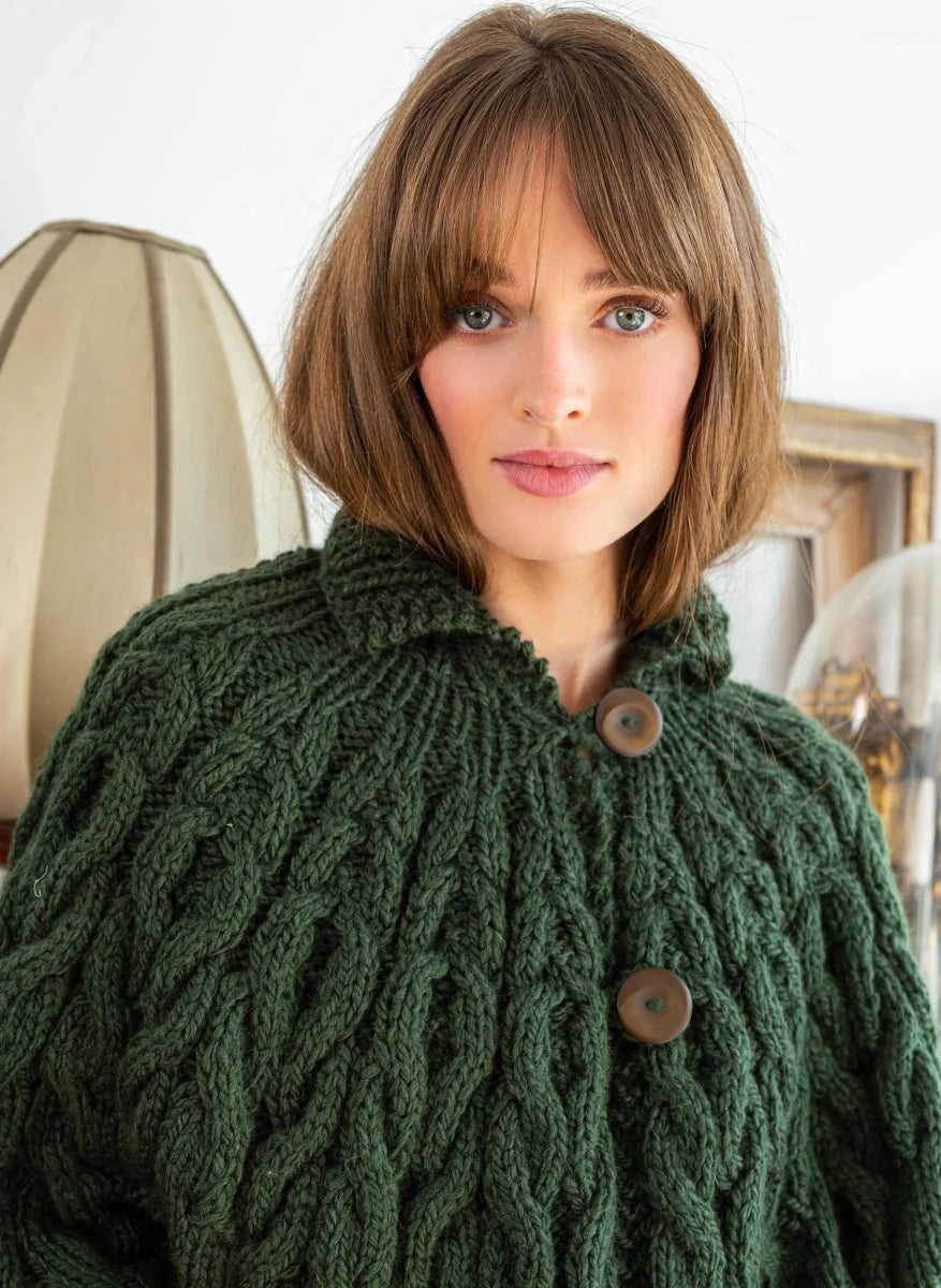 Bergère de France Canada - Small cabled cape