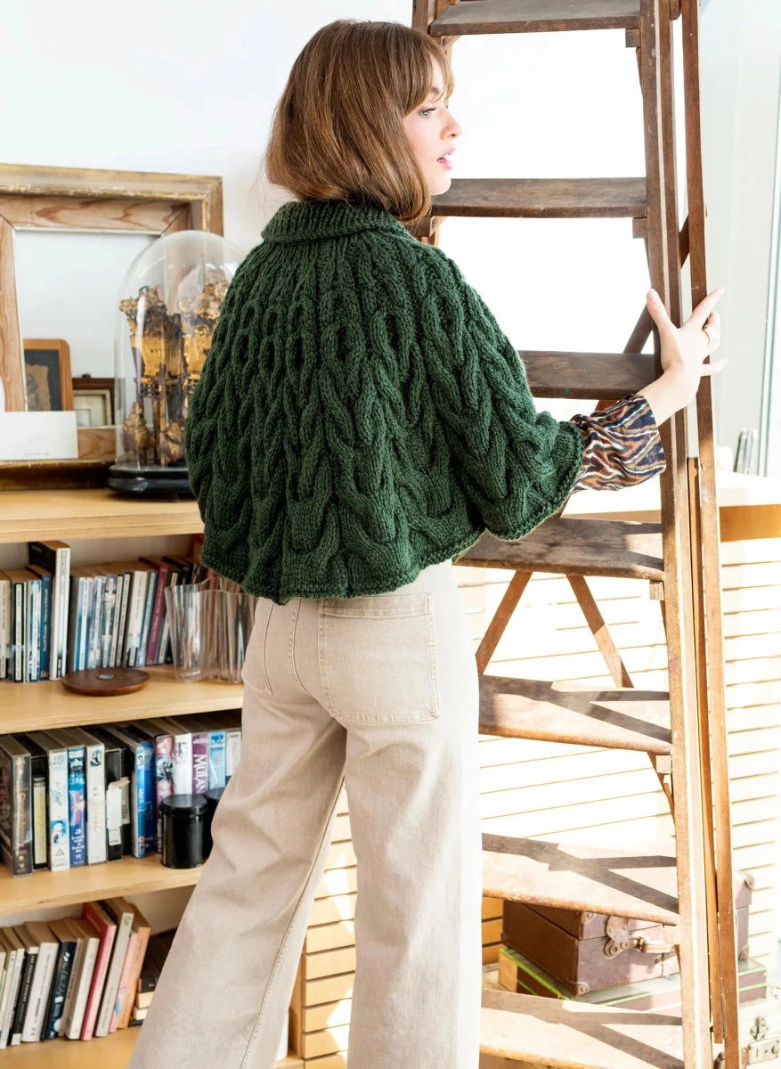 Bergère de France Canada - Small cabled cape