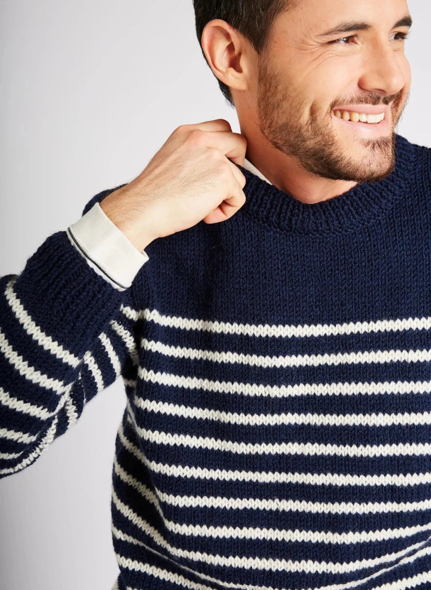 Bergère de France Canada - Navy sweater with round collar