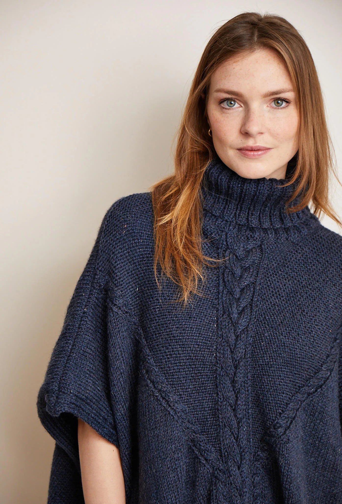 Bergère de France Canada - Rachel twisted poncho